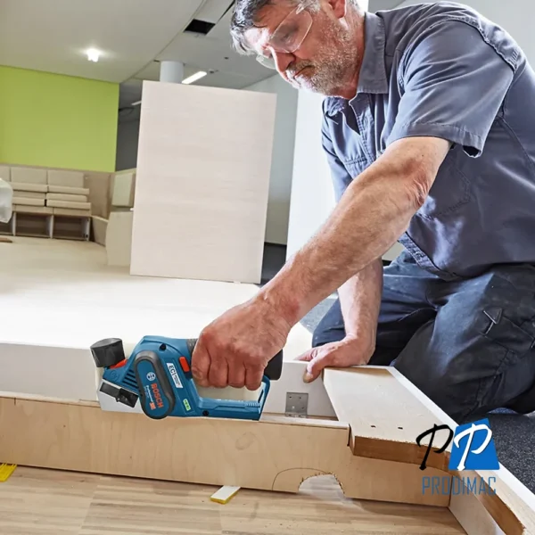 Cepillo inalámbrico 12V 56 mm (Sin Baterías / Ni Cargador) Bosch GHO 12V-20 0601.5A7.000-000