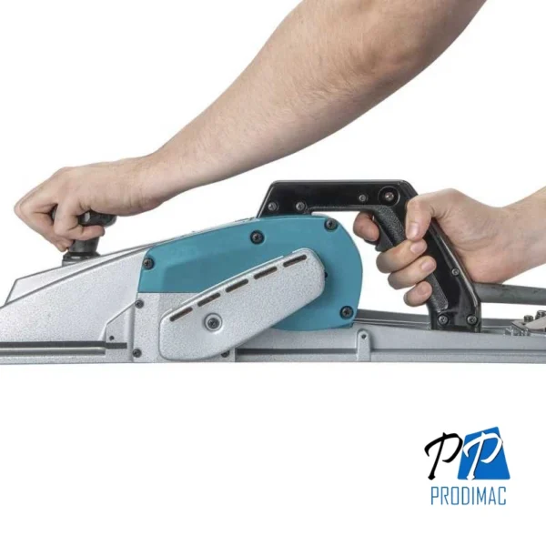 Cepillo Electrico 170 mm (6 3/4") 1200W 15000 rpm Makita 1806B