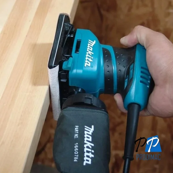 Lijadora Orbital 1/4 (114 x 140 mm) 200W Makita BO4556