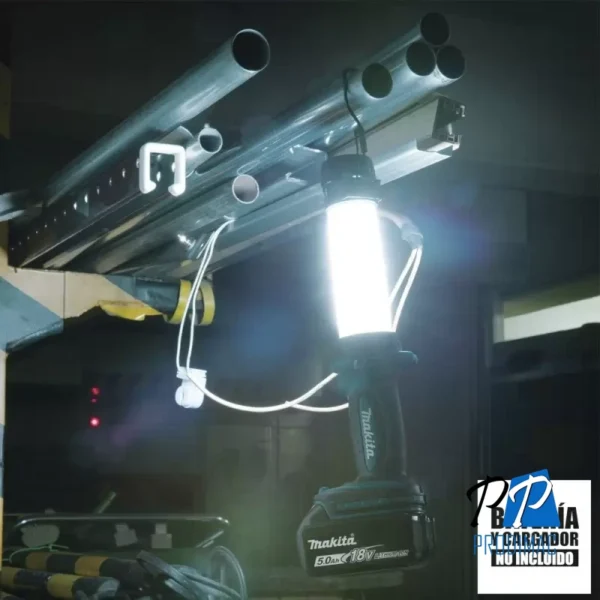 Linterna de Trabajo 18V LXT 21 Led 360º 620Lm (Sin Bateria/Sin Cargador) Makita DML806