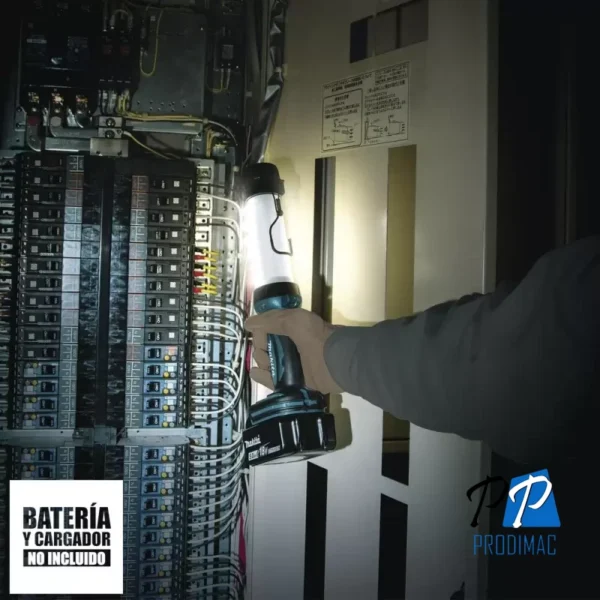 Linterna de Trabajo 18V LXT 21 Led 360º 620Lm (Sin Bateria/Sin Cargador) Makita DML806