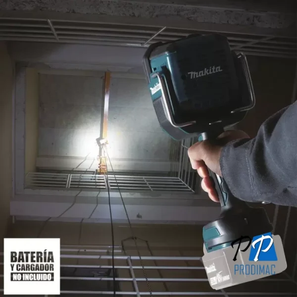 Reflector de Trabajo 18V LXT 1250Lm (Sin Baterias/Sin Cargador) Makita DML812