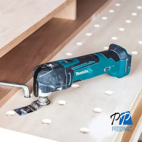 Multi Tool Inalámbrica 18V 6000-20000 OPM 1.9 Kg. Ajuste Rapido S/Baterias Makita DTM51Z