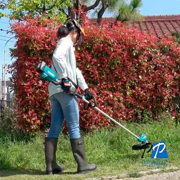 Motoguadaña Inalambrica Makita LXT Bl Manillar en D 18V 3.0Ah DUR187LRFE