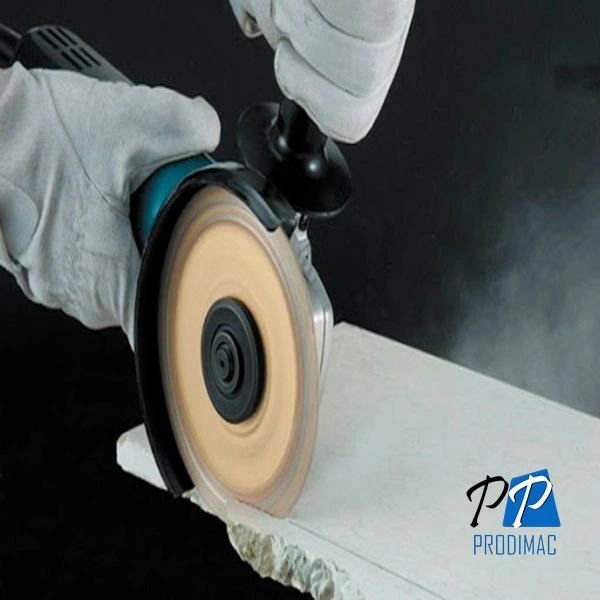 GA7062-3.webp Amoladora Angular 7" 2200W 8500 rpm Makita GA7062