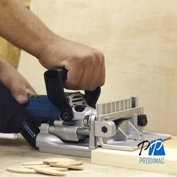 Engalletadora 4" 701W 11000 Rpm Makita PJ7000