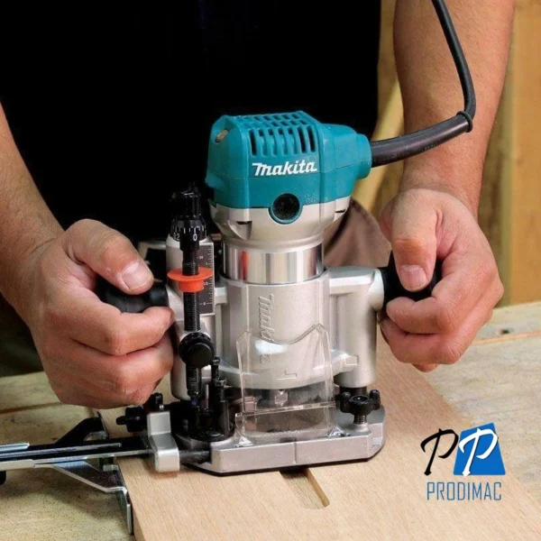 RT0700CX3-3.webp Ruteadora Recortadora 1/4" - 3/8" 710W Makita RT0700CX3