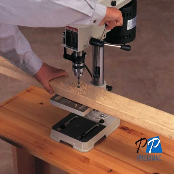 Taladro de Banco 1/2" 250W 2670 rpm Makita TB131