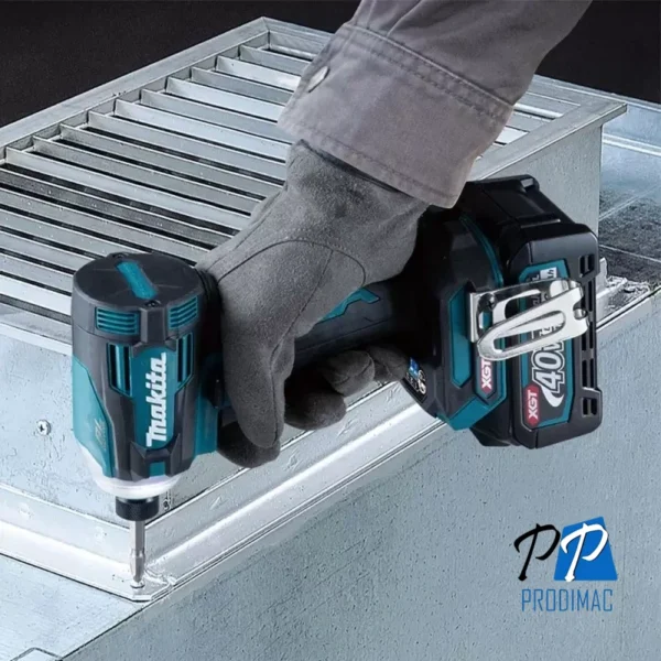 Atornillador de Impacto 1/4" Hex 40V XGT BL 2 Bat y Carg Makita TD001GM201