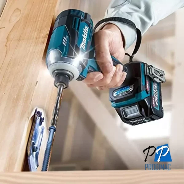 Atornillador de Impacto 1/4" Hex 40V XGT BL 2 Bat y Carg Makita TD001GM201