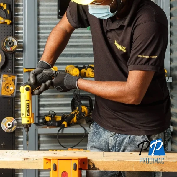 Atornillador 1/4" 8V 600 rpm Dewalt DCF008-B2