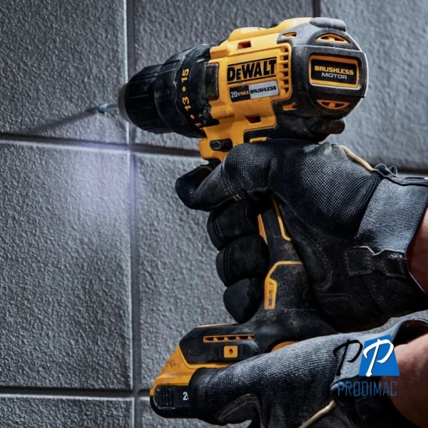 Taladro Percutor 1/2" + Esmeril Angular 4 1/2" + 1 Bat 5.0Ah Atomic Dewalt DCK248P1-B2