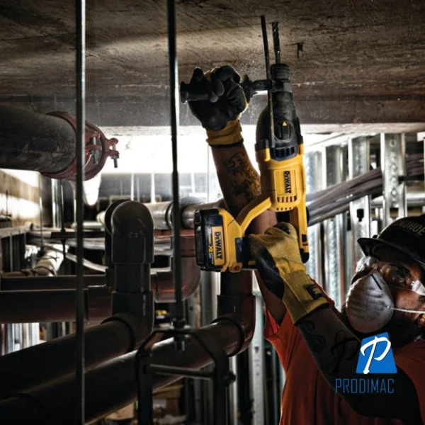 Rotomartillo Sds-Plus 2.6J + Atornillador de Impacto 1/4" 20V + 2 Bat + Caja de Herramientas Dewalt DCK260D1P1T-B2