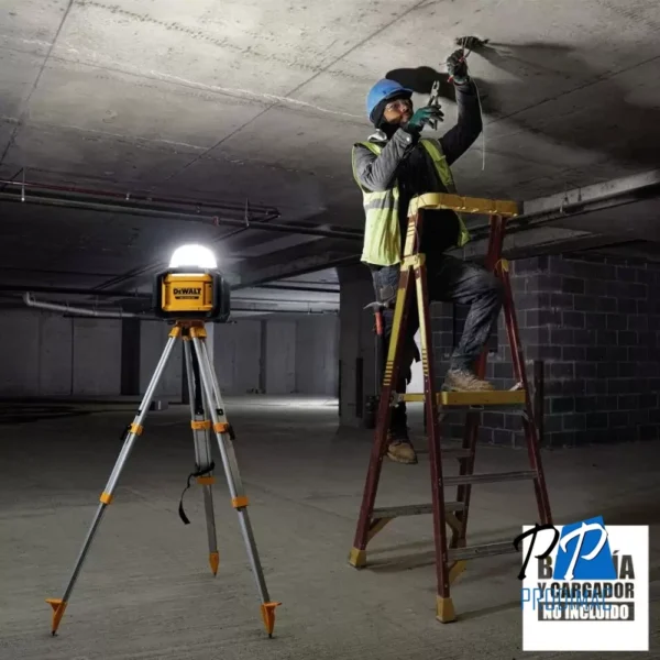 Linterna Trabajo Led 20 V 5000 Lm (Sin Baterias/Sin cargador) Dewalt DCL074