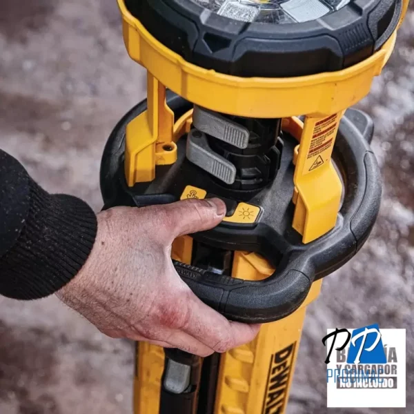 Linterna Trabajo Led 20 V 3000 Lm (Sin Baterias/Sin cargador) Dewalt DCL079B