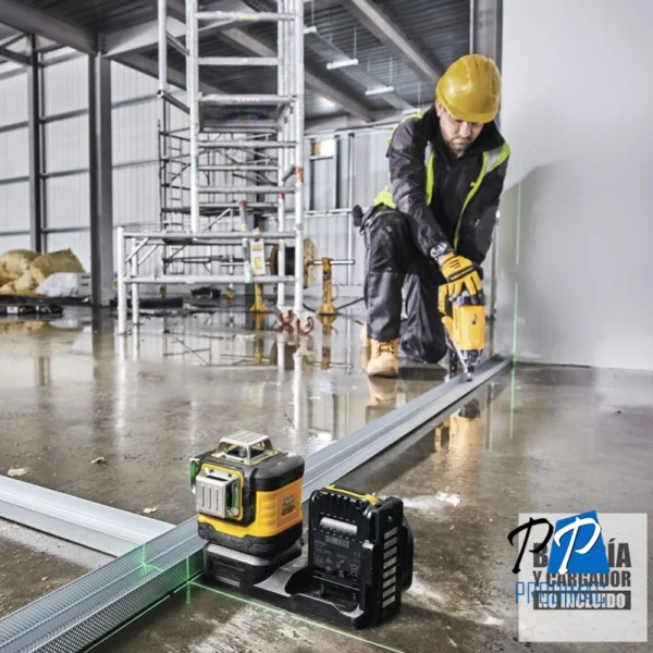 DCLE34030GB-5.webp Nivel Láser de 3 Líneas x 360° 12V / 20V Max Luz Verde 30 Mts Baretool Dewalt DCLE34030GB
