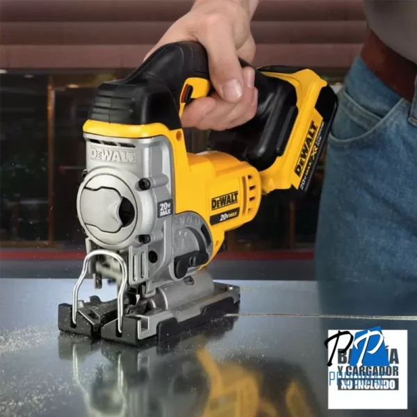 Sierra Caladora 1" 20V V.V. C.C. (Sin Baterias / Sin cargador) Dewalt DCS331B