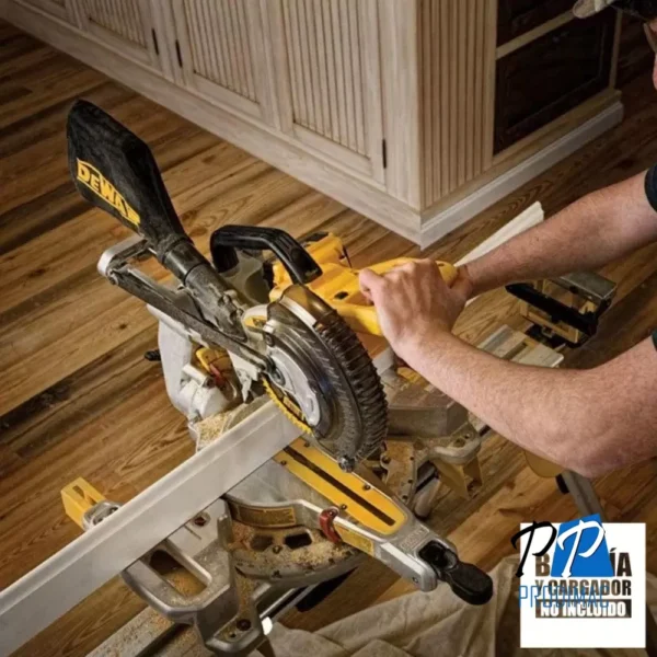 Sierra Ingleteadora Telescopica 7 1/4 20 V 4100 Rpm (Sin bateria/Sin Cargador) Dewalt DCS361B