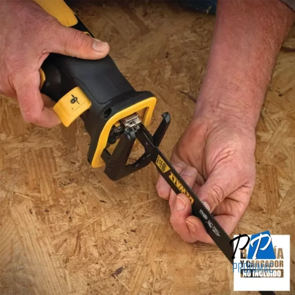 Sierra Sable 1 1/8" 20 V Xr 2900 Cpm (Sin Baterias/Sin cargador) Dewalt DCS367B