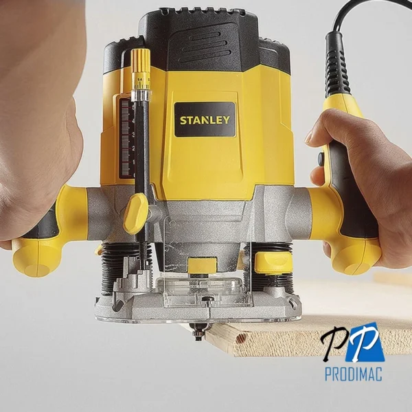 Ruteadora 1/4" 1200W 55 mm + 6 Fresas Stanley SRR1200-B2